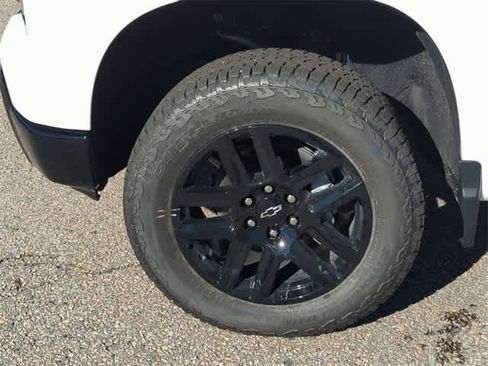 New 2026 Chevrolet Silverado 1500 Custom Trail Boss image 32