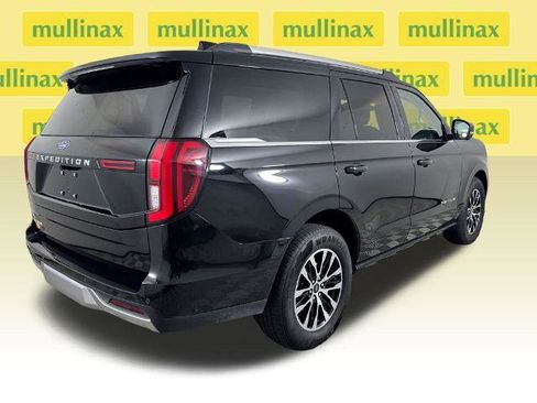 Certified 2025 Ford Expedition Platinum AWD/4WD image 4
