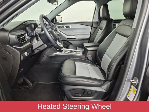 Used 2022 Ford Explorer XLT w/ Equipment Group 202A RWD image 17