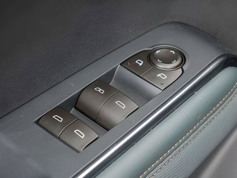 New 2026 GMC Acadia AT4 w/ Luxury Package AWD/4WD image 17