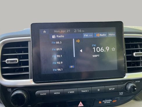 Used 2025 Hyundai Venue SEL FWD image 20