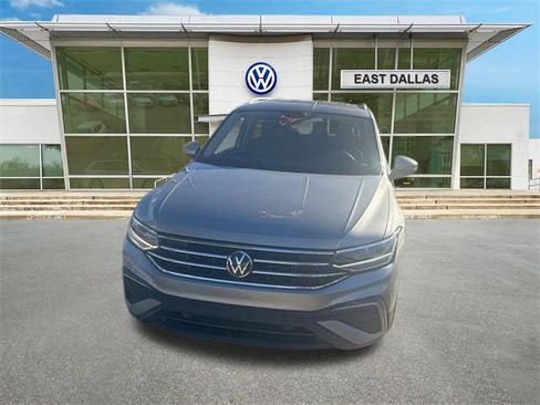 Used 2022 Volkswagen Tiguan SE image 3