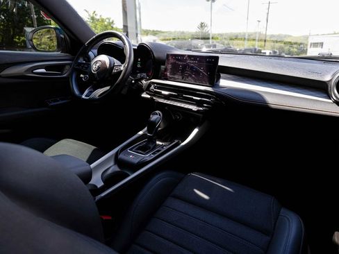 Used 2024 Alfa Romeo Tonale Ti AWD/4WD image 31