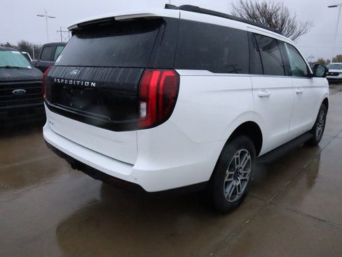 New 2025 Ford Expedition Active image 21
