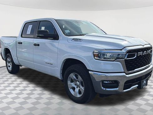 Used 2025 RAM 1500 Big Horn AWD/4WD image 3
