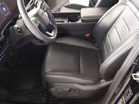 Used 2025 Hyundai Santa Fe Calligraphy image 11