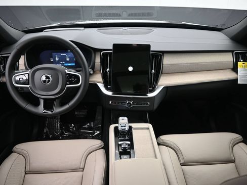 New 2026 Volvo XC90 T8 Ultra w/ Protection Package Premier AWD/4WD image 19