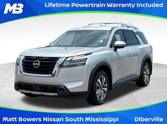 Used 2024 Nissan Pathfinder SL FWD video 1