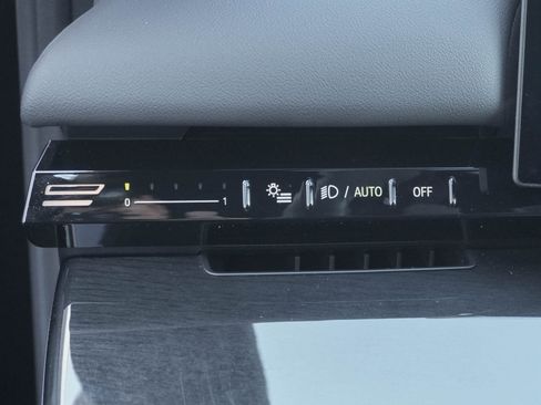 Certified 2025 BMW 530i xDrive w/ Premium Package image 17