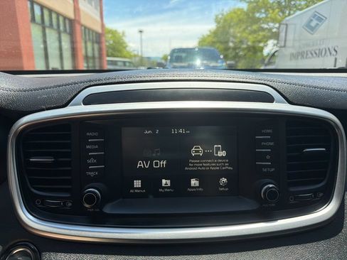 Used 2020 Kia Sorento S AWD/4WD image 22