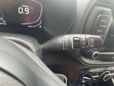 Used 2024 Kia Soul LX w/ Option Group 015 FWD image 19
