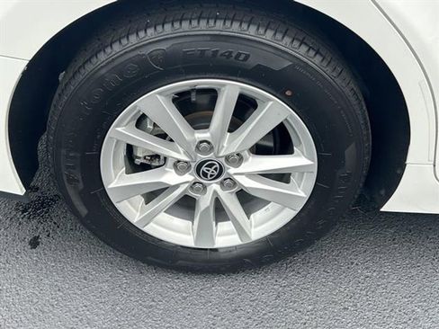 Used 2025 Toyota Camry LE image 32