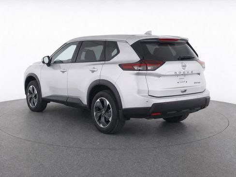Used 2024 Nissan Rogue SV AWD/4WD image 8