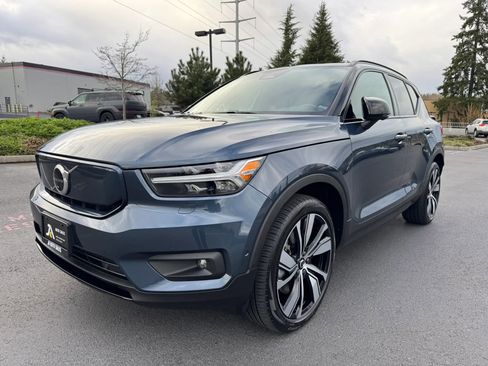 Used 2022 Volvo XC40 P8 Recharge Ultimate image 4