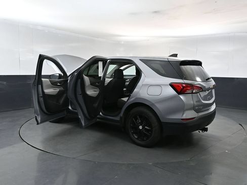 Used 2023 Chevrolet Equinox LS w/ LS Convenience Package AWD/4WD image 28