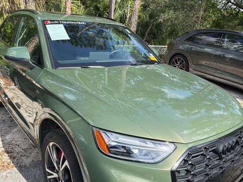 Certified 2025 Audi Q5 2.0T Premium Plus w/ Premium Plus Package image 1