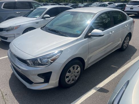 Used 2023 Kia Rio LX FWD image 2