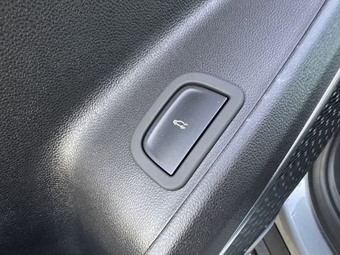 New 2025 Buick Enclave Preferred w/ Power Package image 22