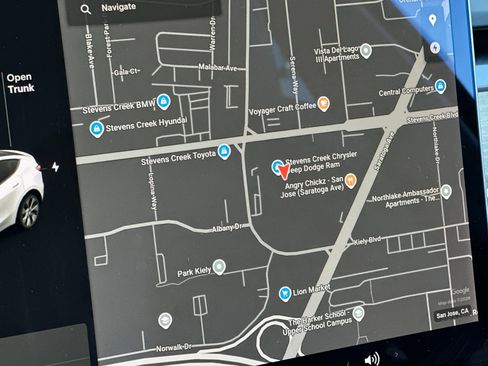 Used 2022 Tesla Model Y Long Range image 18