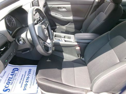Used 2025 Nissan Sentra SV FWD image 14