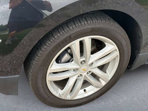 Used 2018 Chevrolet Equinox Premier FWD image 10