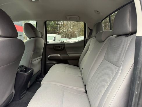 Used 2021 Toyota Tacoma SR5 w/ SR5 Appearance Package (SM) image 19