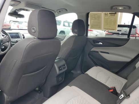 Used 2021 Chevrolet Equinox LS w/ LS Convenience Package image 10