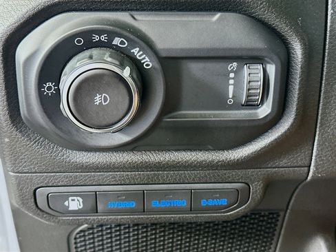 Used 2024 Jeep Wrangler Willys image 17