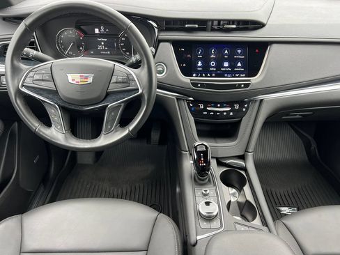 Certified 2024 Cadillac XT5 Premium Luxury AWD/4WD image 3