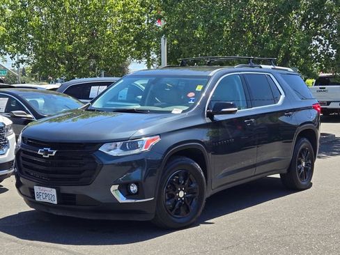 Used 2018 Chevrolet Traverse LT w/ LPO, Blackout Package AWD/4WD image 8