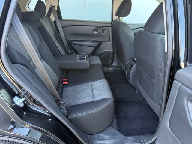 Used 2025 Nissan Rogue SV FWD image 12