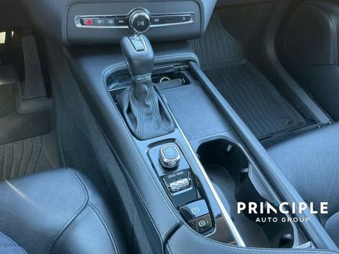 Certified 2021 Volvo XC90 T5 Momentum w/ Protection Package Premier image 14