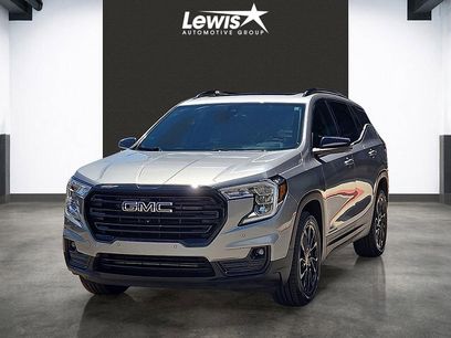 Used 2024 GMC Terrain SLT w/ Infotainment Package II