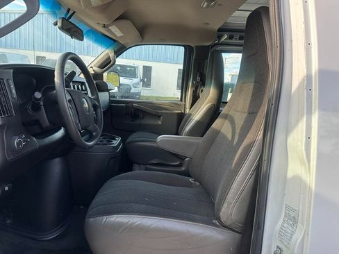 Used 2022 Chevrolet Express 2500 RWD 2500 135 w/ Driver Convenience Package image 11