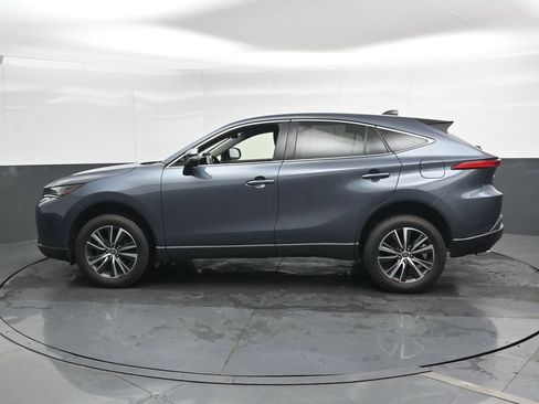Used 2022 Toyota Venza LE AWD/4WD image 8