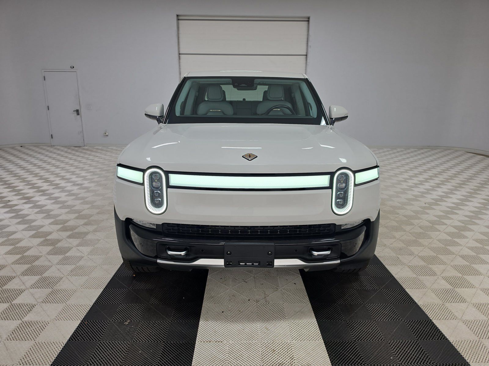 Used 2023 Rivian R1T Adventure Quad AWD/4WD image 8
