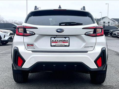 Used 2024 Subaru Crosstrek 2.0i Premium image 4