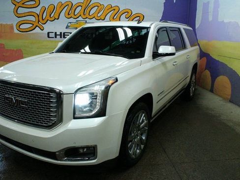 Used 2015 GMC Yukon XL Denali w/ Touring Package image 4