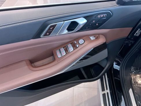 Used 2024 BMW X7 xDrive40i image 16