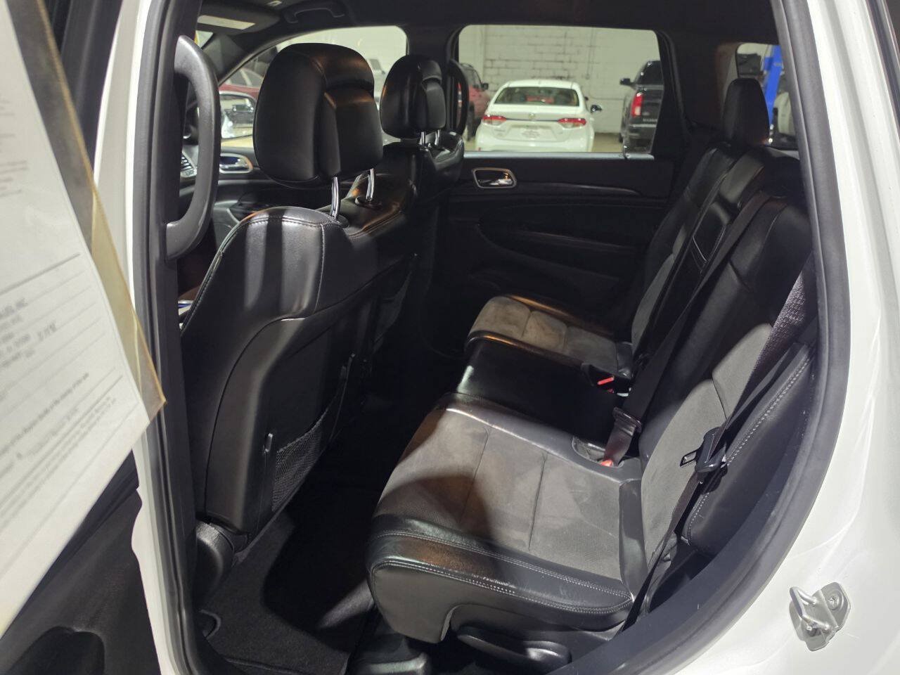 Used 2019 Jeep Grand Cherokee Altitude AWD/4WD image 28