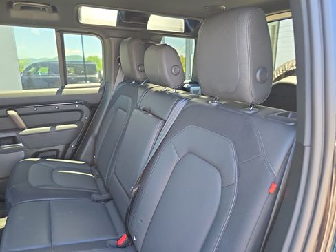 Used 2023 Land Rover Defender 110 X-Dynamic SE AWD/4WD image 14