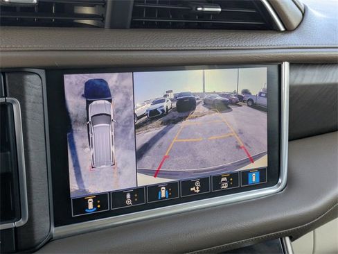 Used 2021 GMC Yukon XL Denali w/ Denali Premium Package image 23