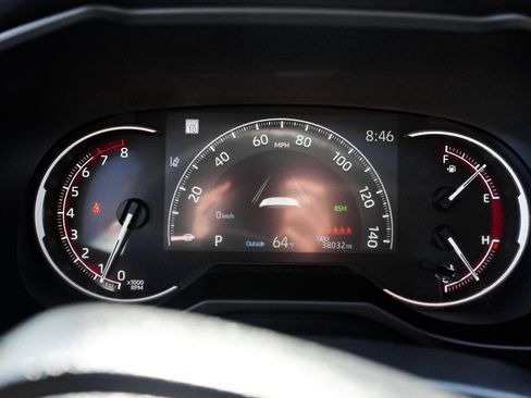 Certified 2024 Toyota RAV4 XLE AWD/4WD image 40