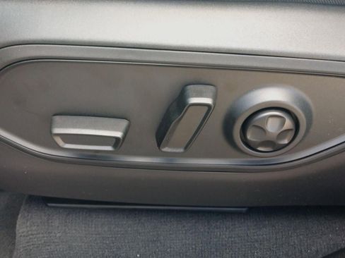 New 2025 Jeep Grand Cherokee Altitude image 14