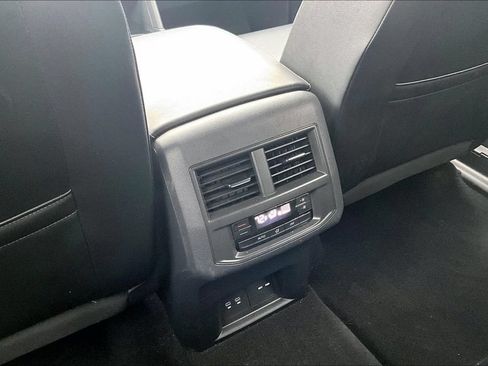 Used 2022 Volkswagen Atlas SE AWD/4WD image 13