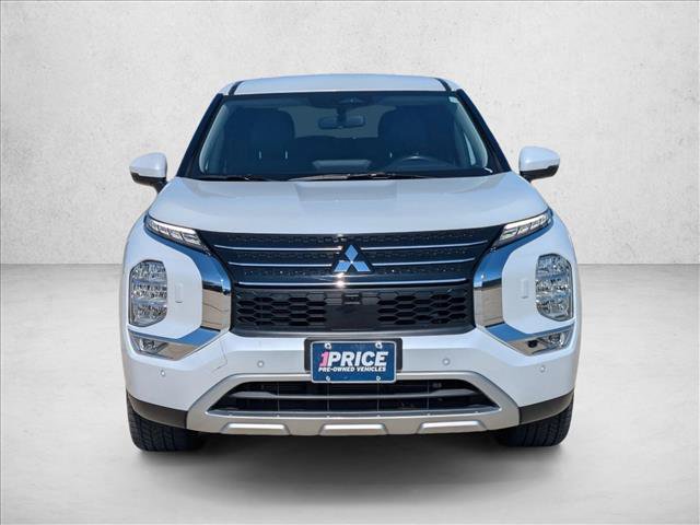 Used 2022 Mitsubishi Outlander SE AWD/4WD image 2