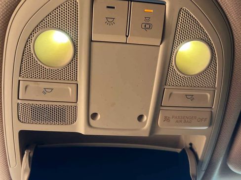 Used 2022 Genesis G70 3.3T image 22