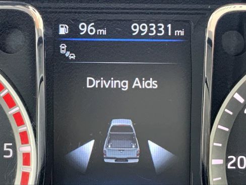 Used 2019 Nissan Titan SV w/ SV Convenience Package image 24