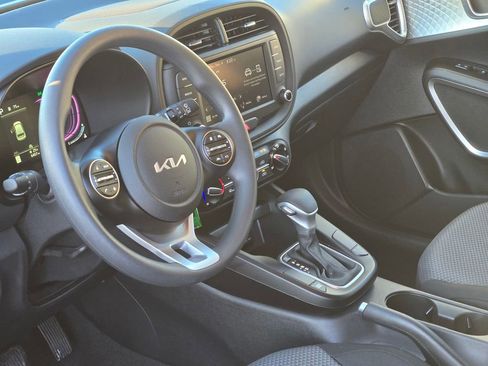Used 2025 Kia Soul LX w/ Option Group 015 image 30