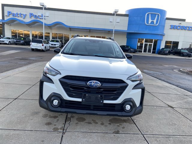 Used 2024 Subaru Outback Premium AWD/4WD image 3